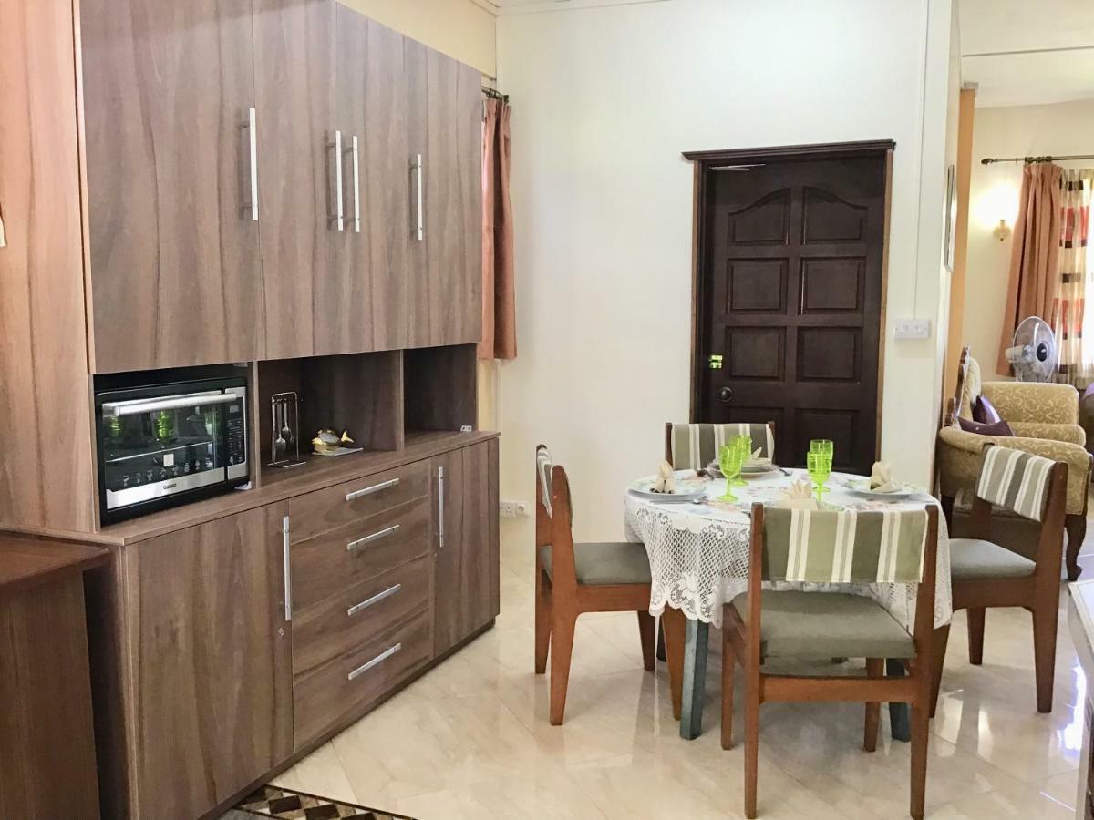 Cardamon Villa Is A 2 Bedroom With 1 Bathroom And Seperate Toilet Detached House With Ac And Swimming Pool , 5 Minutes Walk From Flic En Flac Public Beach Ngoại thất bức ảnh