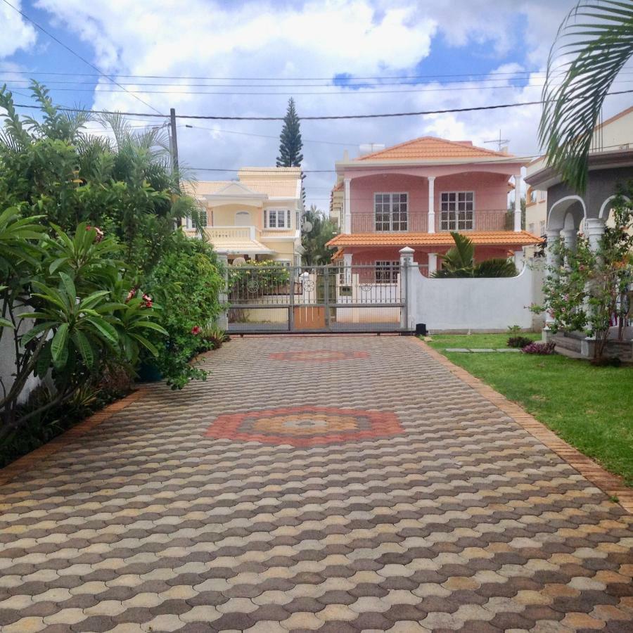Cardamon Villa Is A 2 Bedroom With 1 Bathroom And Seperate Toilet Detached House With Ac And Swimming Pool , 5 Minutes Walk From Flic En Flac Public Beach Ngoại thất bức ảnh