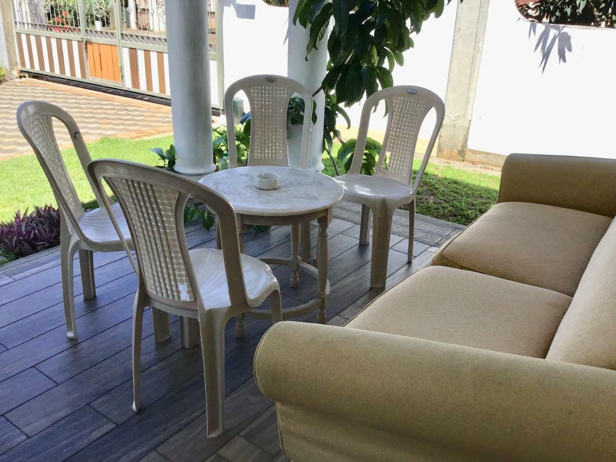 Cardamon Villa Is A 2 Bedroom With 1 Bathroom And Seperate Toilet Detached House With Ac And Swimming Pool , 5 Minutes Walk From Flic En Flac Public Beach Ngoại thất bức ảnh
